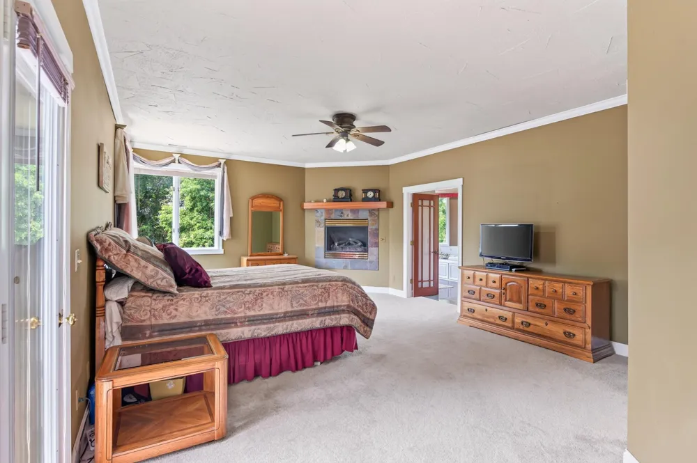 2300 Bantas Point Road Wayzata, MN 55391