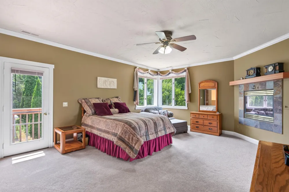 2300 Bantas Point Road Wayzata, MN 55391