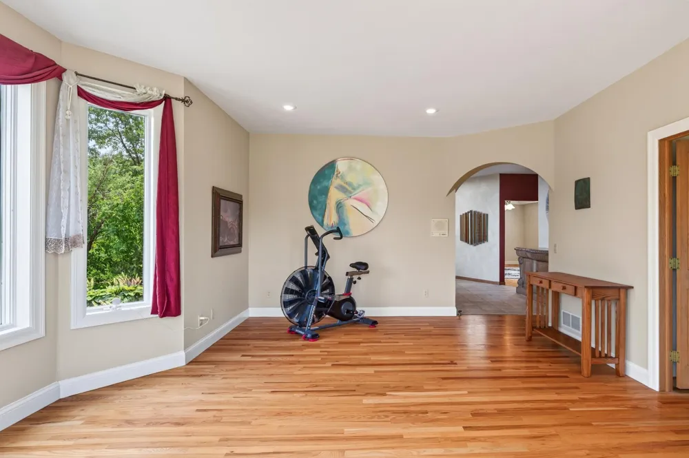 2300 Bantas Point Road Wayzata, MN 55391