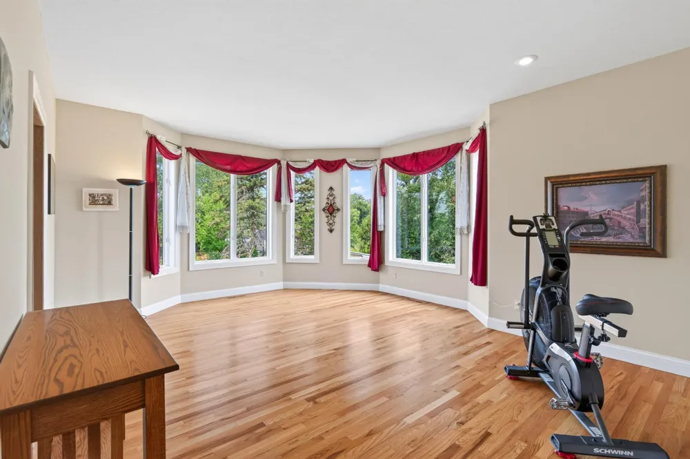 2300 Bantas Point Road Wayzata, MN 55391