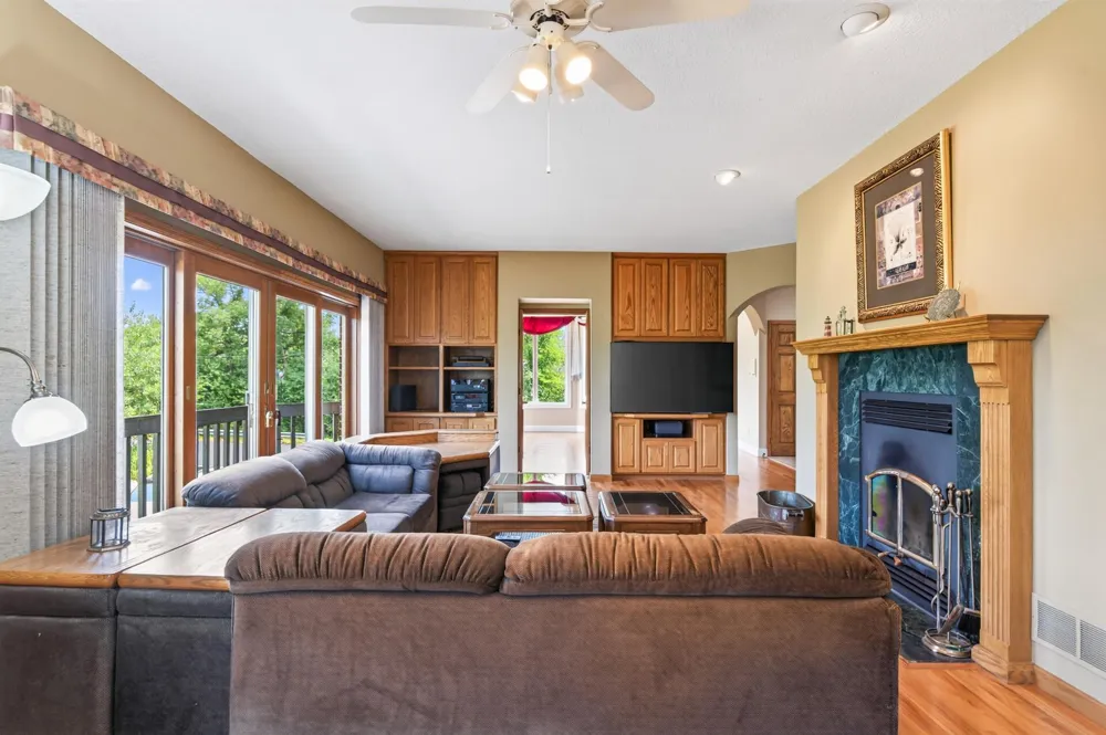 2300 Bantas Point Road Wayzata, MN 55391