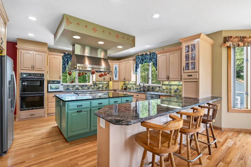 2300 Bantas Point Road Wayzata, MN 55391