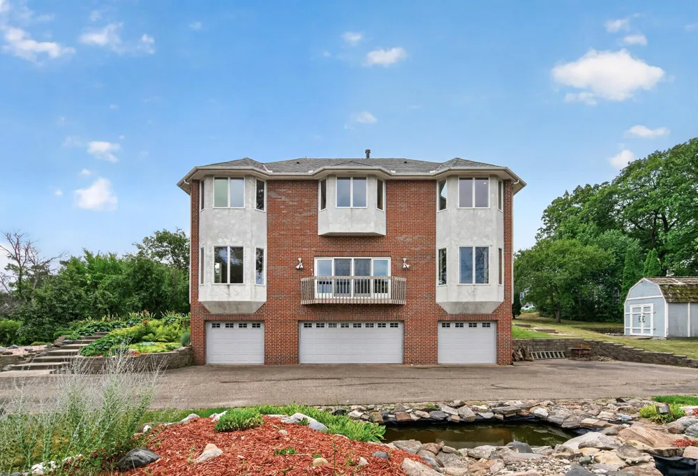 2300 Bantas Point Road Wayzata, MN 55391