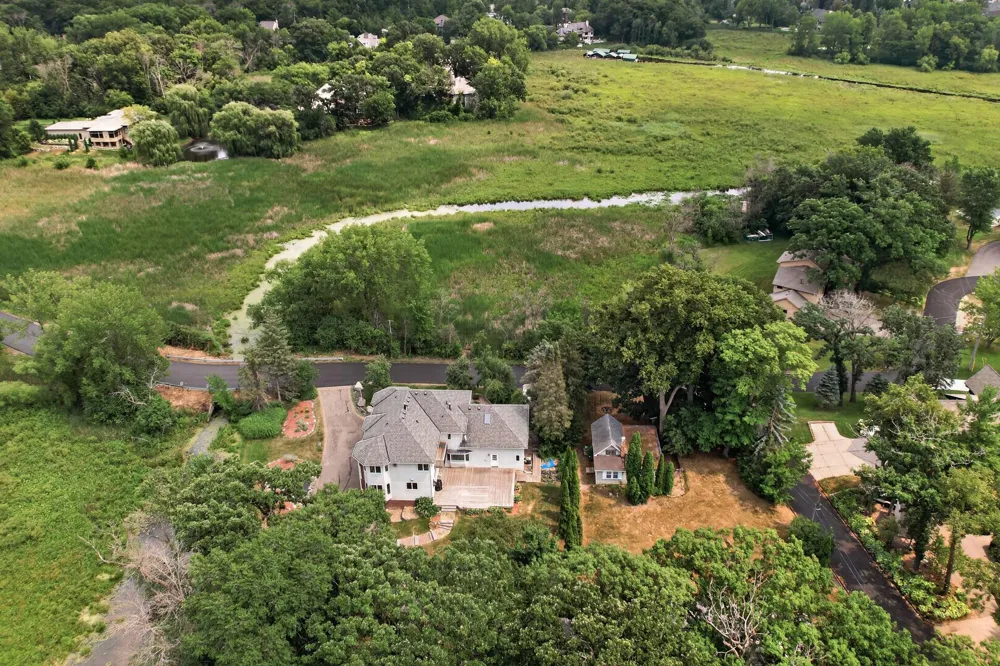 2300 Bantas Point Road Wayzata, MN 55391