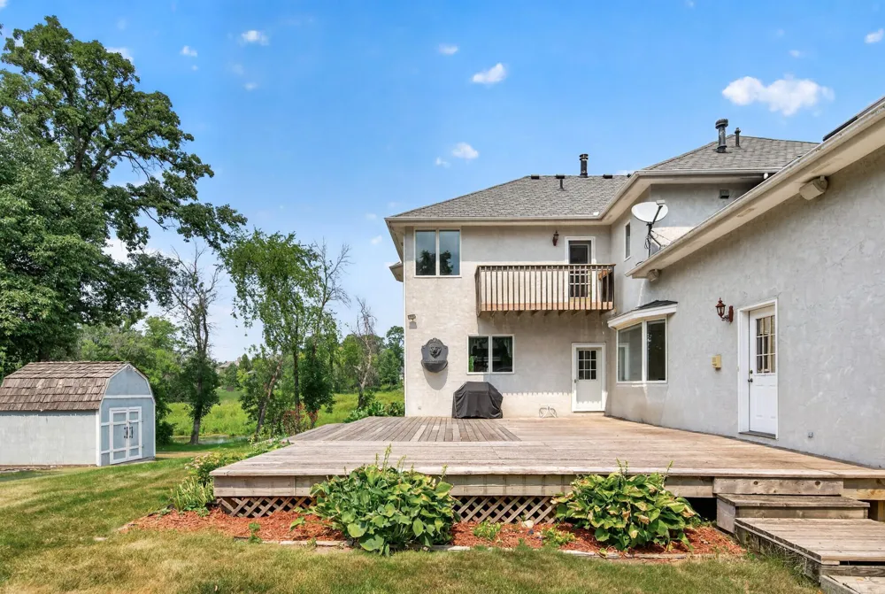 2300 Bantas Point Road Wayzata, MN 55391