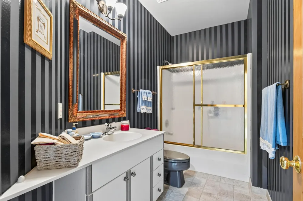 2300 Bantas Point Road Wayzata, MN 55391