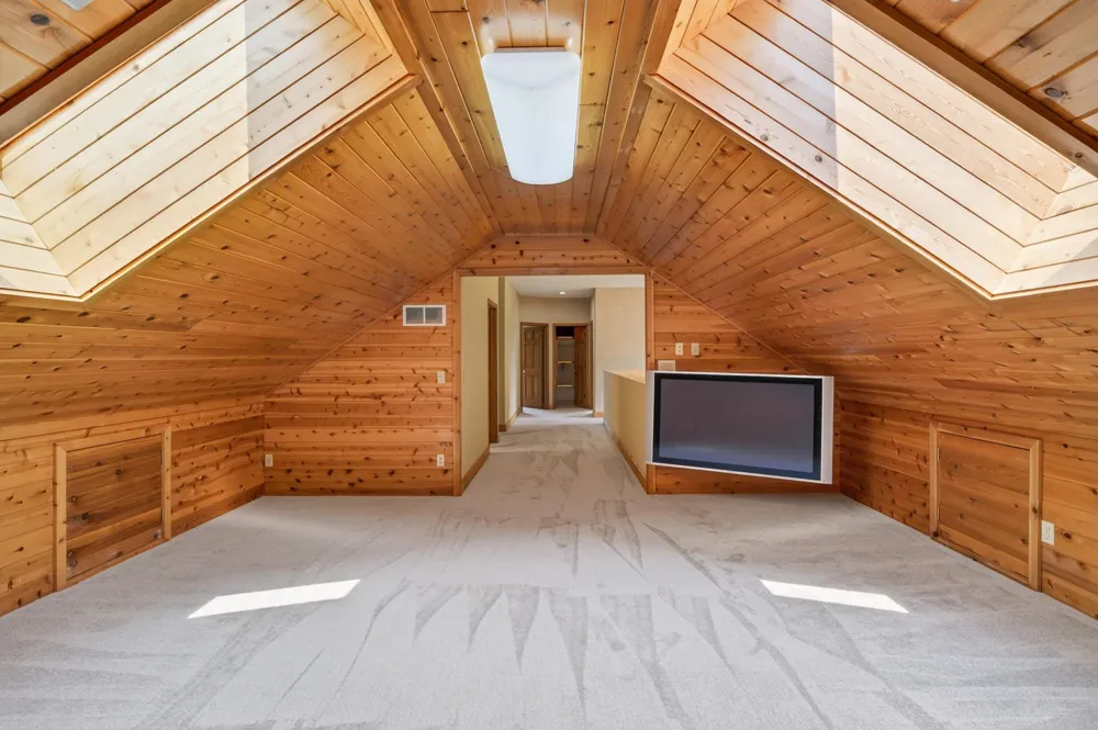 2300 Bantas Point Road Wayzata, MN 55391