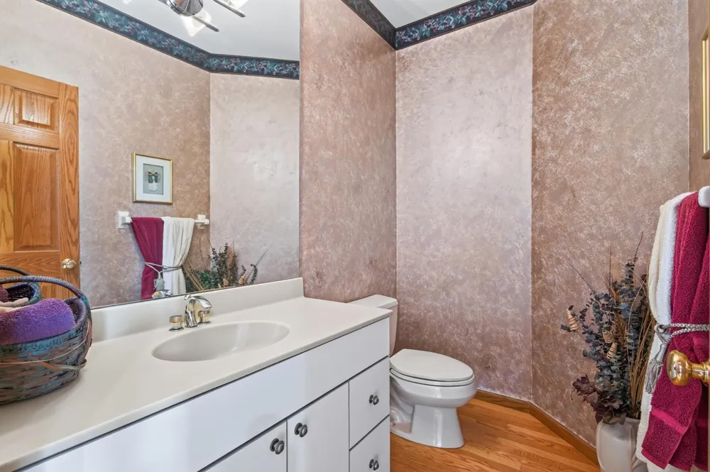 2300 Bantas Point Road Wayzata, MN 55391