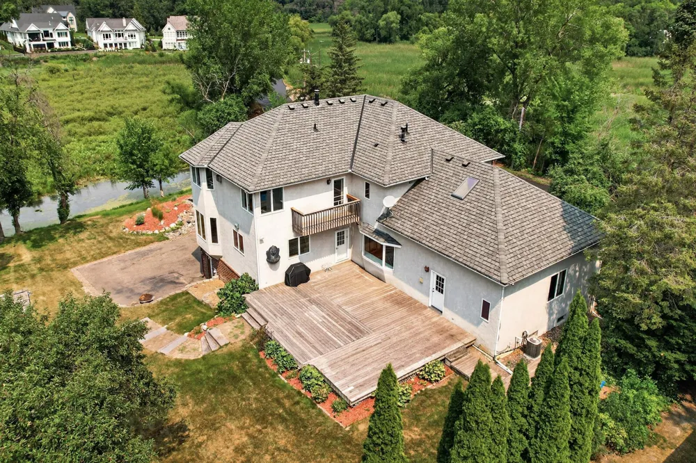 2300 Bantas Point Road Wayzata, MN 55391