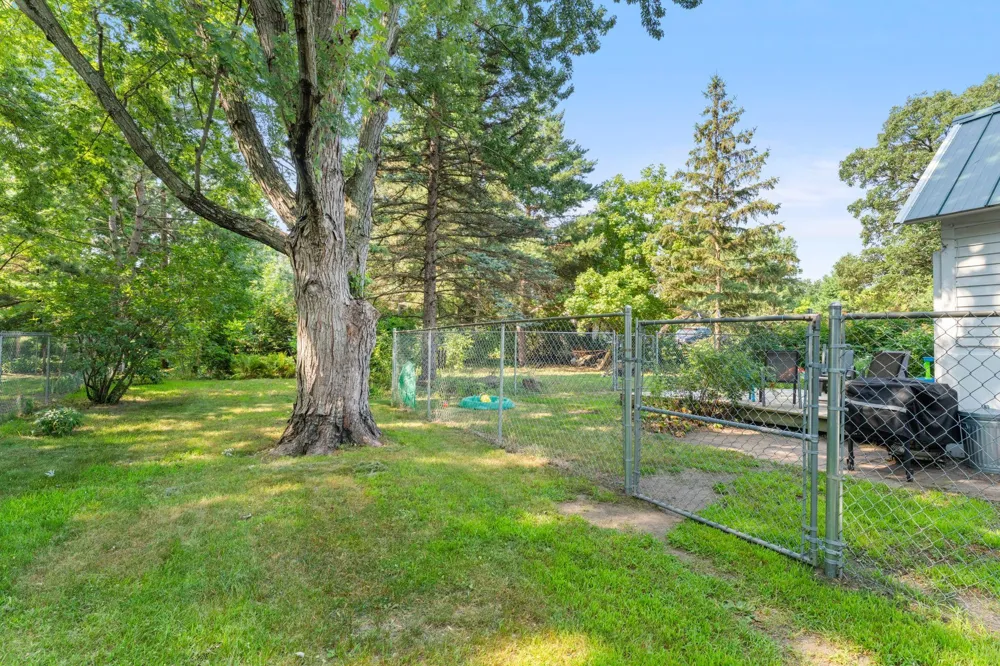 6349 Oak Street North Branch, MN 55056