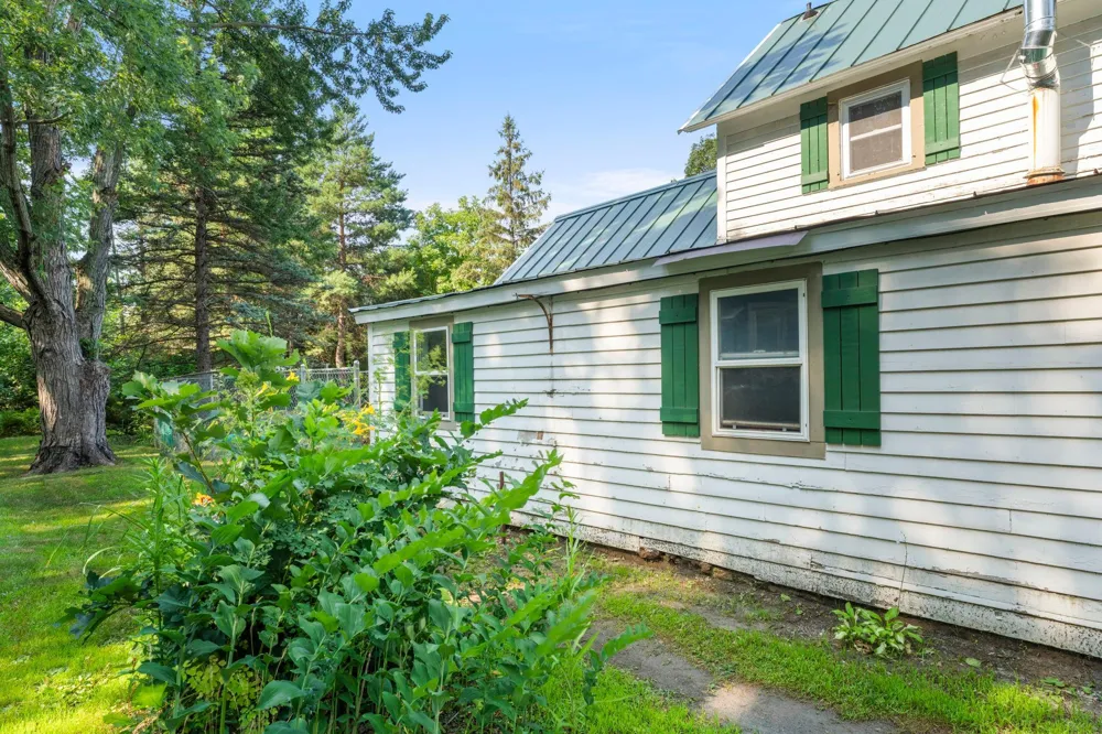 6349 Oak Street North Branch, MN 55056