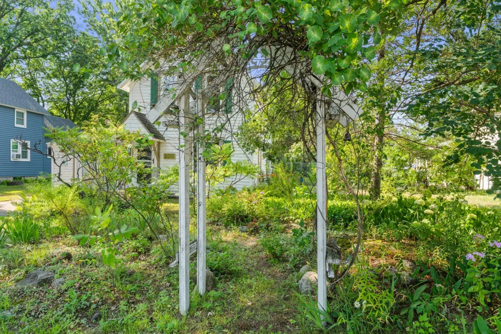 6349 Oak Street North Branch, MN 55056