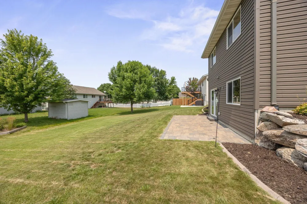 1166 Blackbird Drive SW Hutchinson, MN 55350