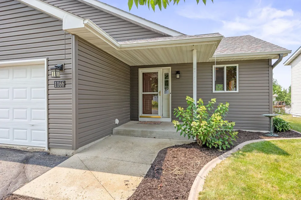 1166 Blackbird Drive SW Hutchinson, MN 55350