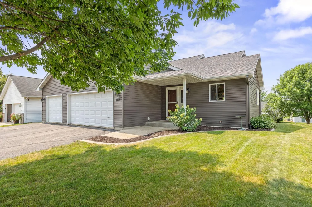 1166 Blackbird Drive SW Hutchinson, MN 55350