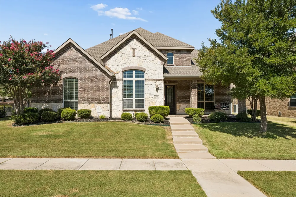 7701 Glenmere Trail Sachse, TX 75048
