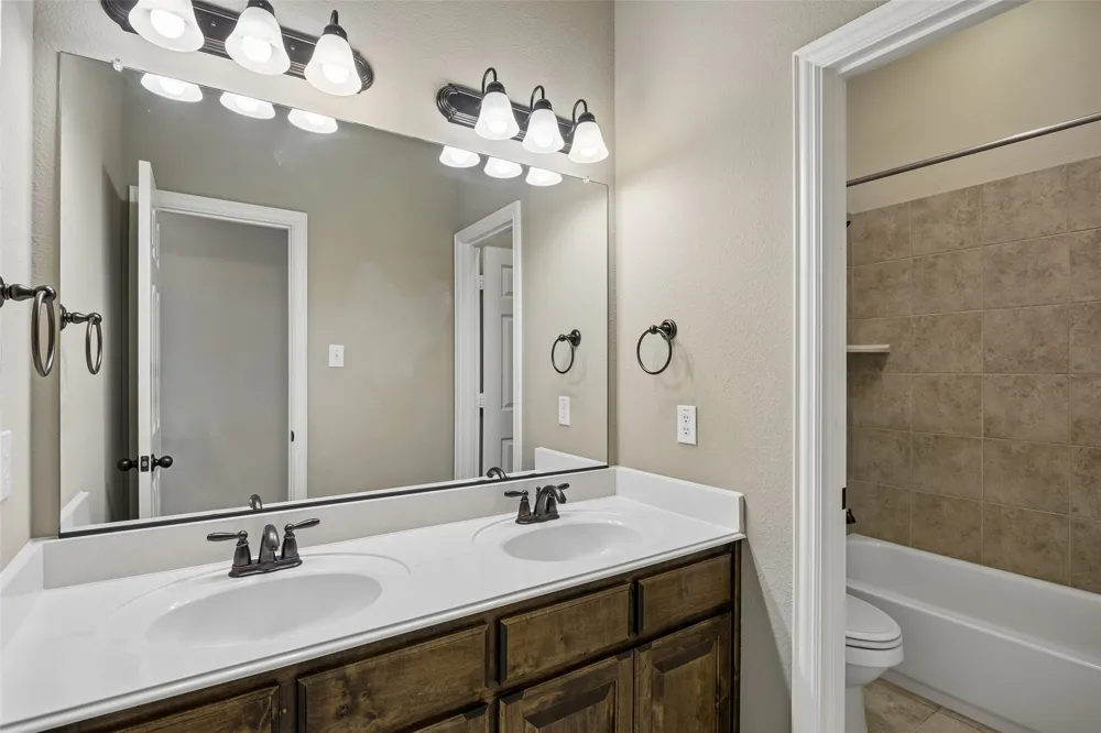 7701 Glenmere Trail Sachse, TX 75048