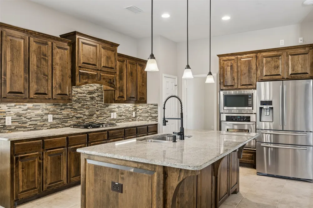 7701 Glenmere Trail Sachse, TX 75048