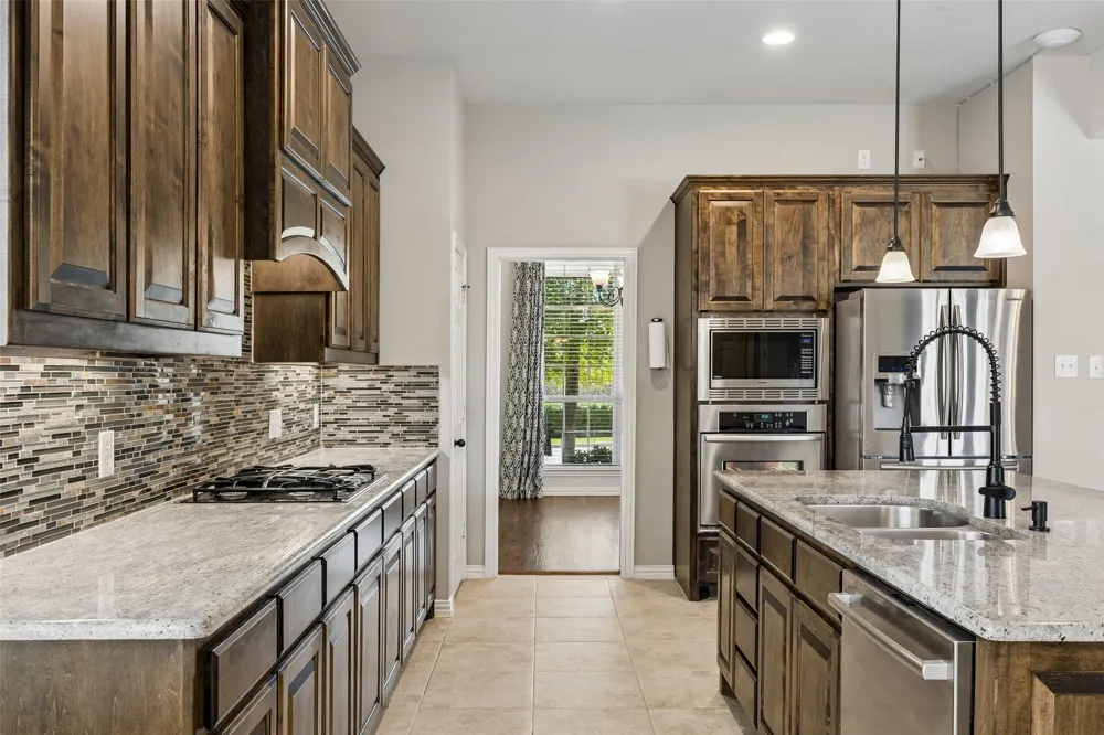 7701 Glenmere Trail Sachse, TX 75048