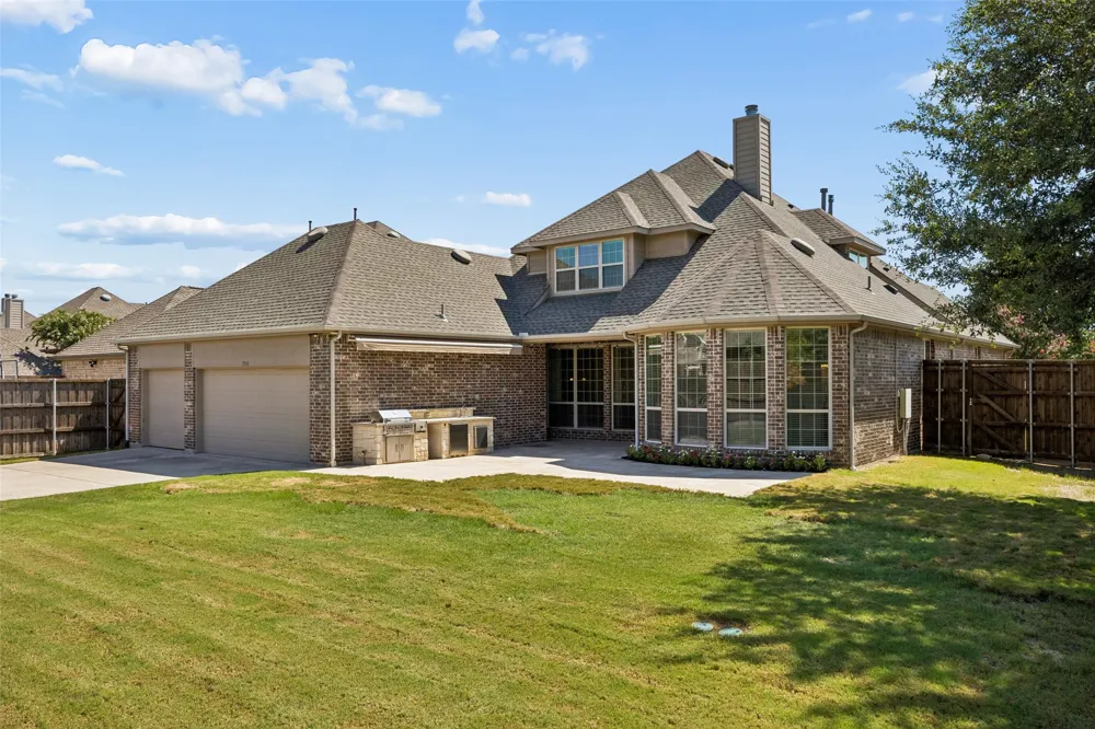 7701 Glenmere Trail Sachse, TX 75048