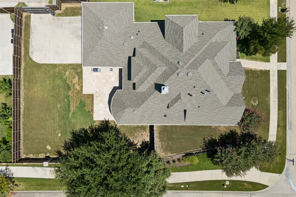 7701 Glenmere Trail Sachse, TX 75048