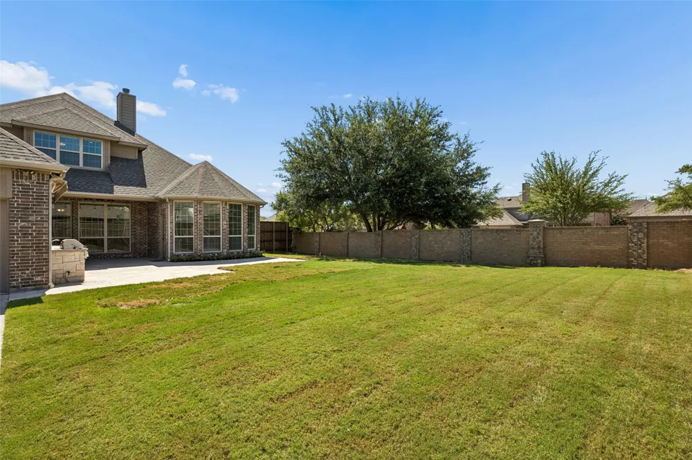 7701 Glenmere Trail Sachse, TX 75048