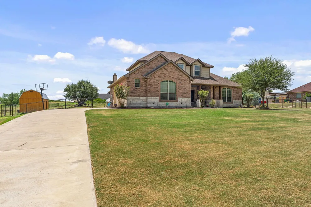 8909 County Road 915 Godley, TX 76044