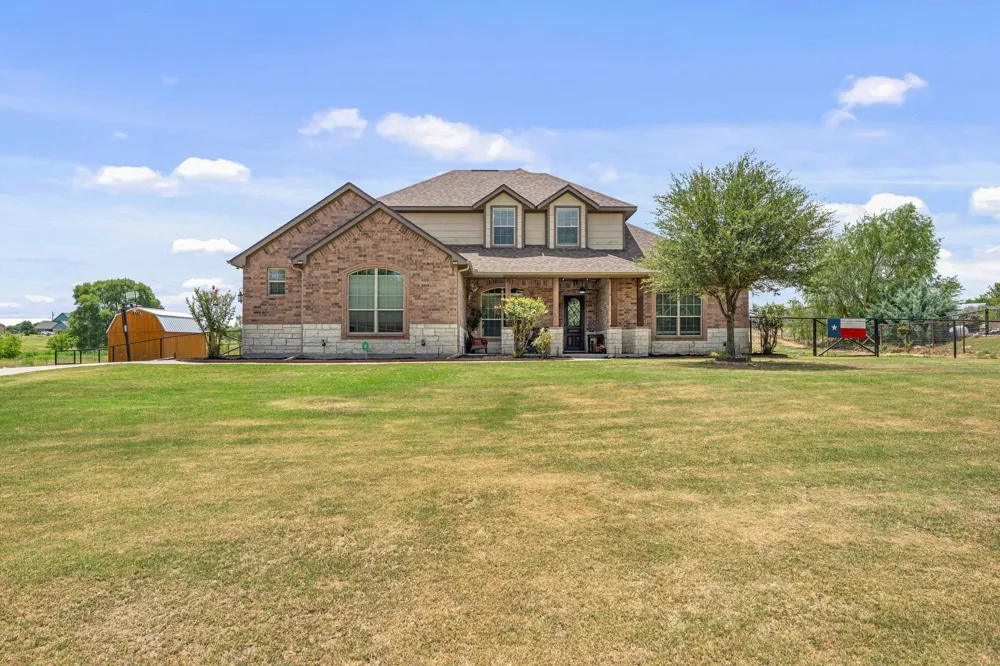 8909 County Road 915 Godley, TX 76044
