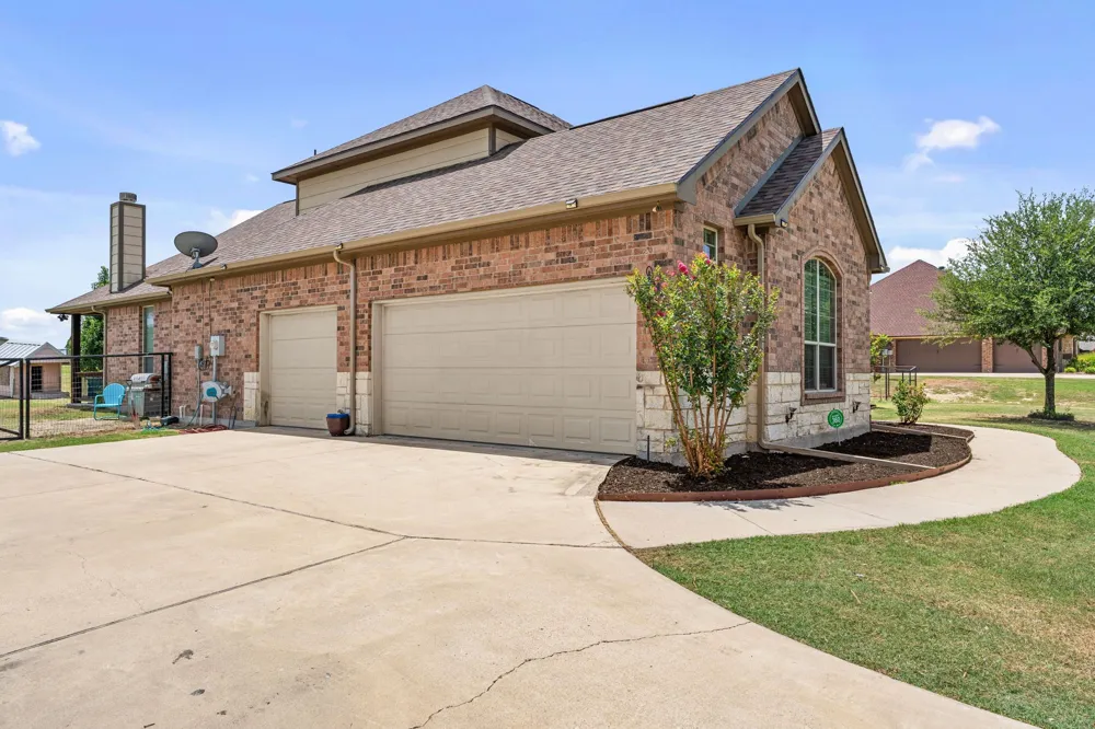8909 County Road 915 Godley, TX 76044