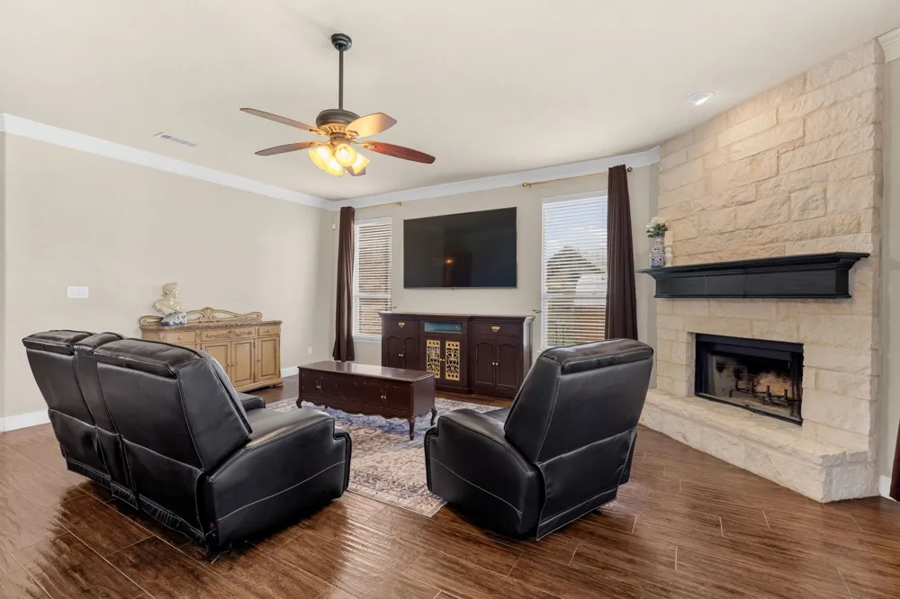 8909 County Road 915 Godley, TX 76044