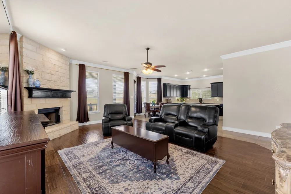 8909 County Road 915 Godley, TX 76044