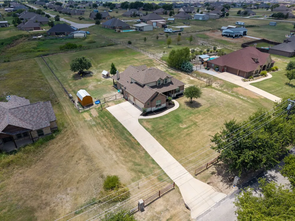 8909 County Road 915 Godley, TX 76044
