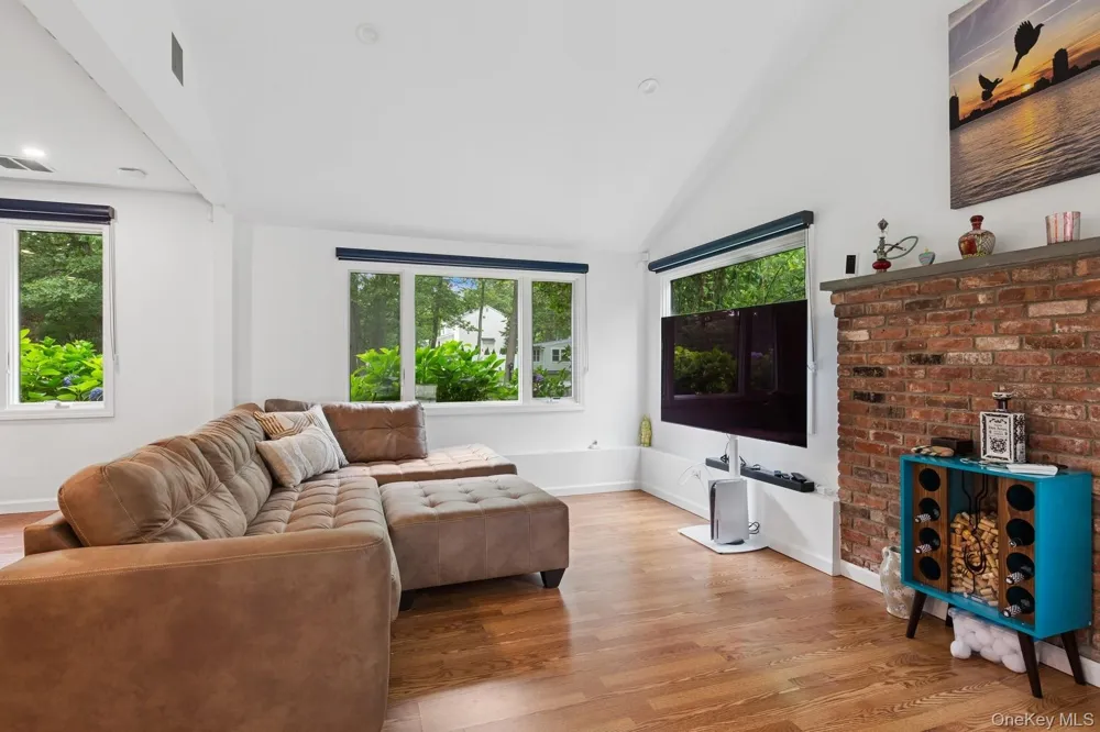 27 Atlantic Avenue Hampton Bays, NY 11946