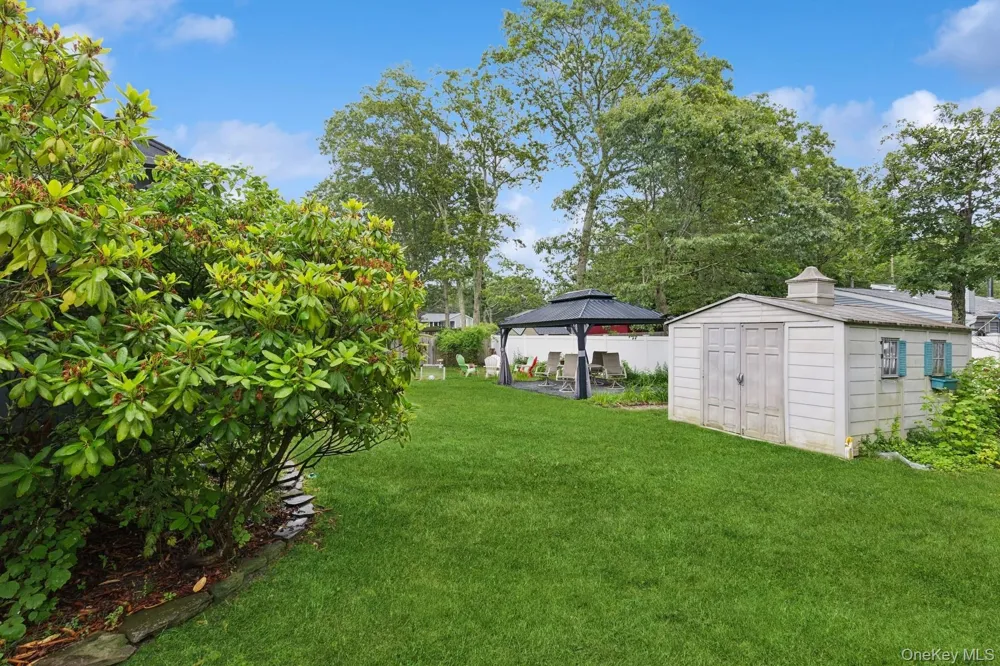 27 Atlantic Avenue Hampton Bays, NY 11946