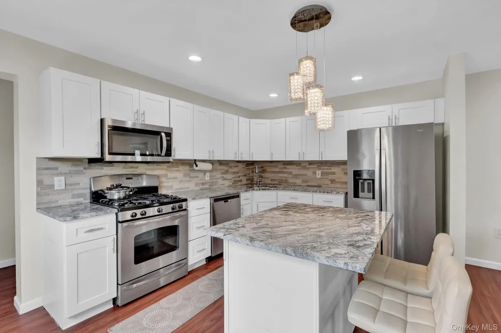 260 W 12th Street Deer Park, NY 11729