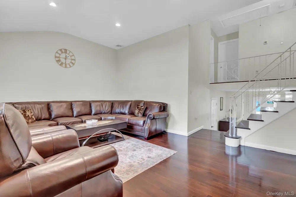 260 W 12th Street Deer Park, NY 11729