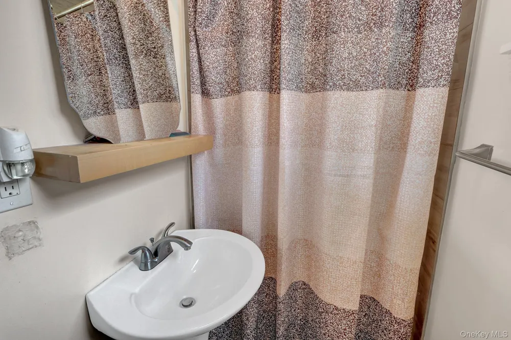 260 W 12th Street Deer Park, NY 11729