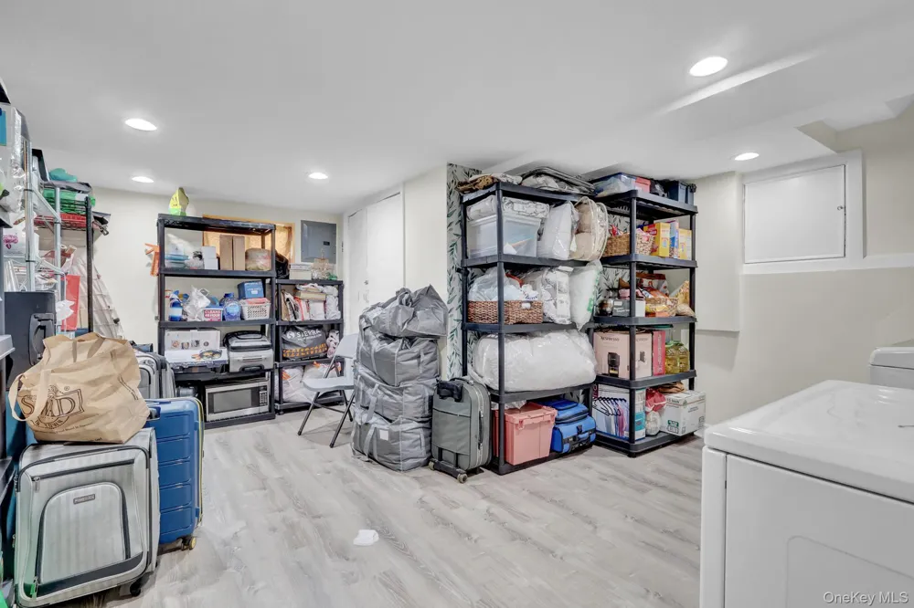 260 W 12th Street Deer Park, NY 11729