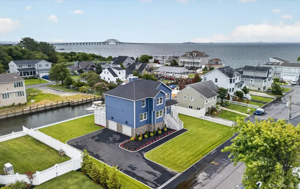 851 W Bay Drive West Islip, NY 11795