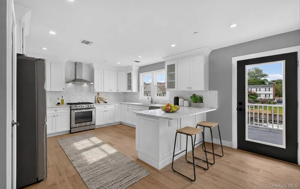 851 W Bay Drive West Islip, NY 11795