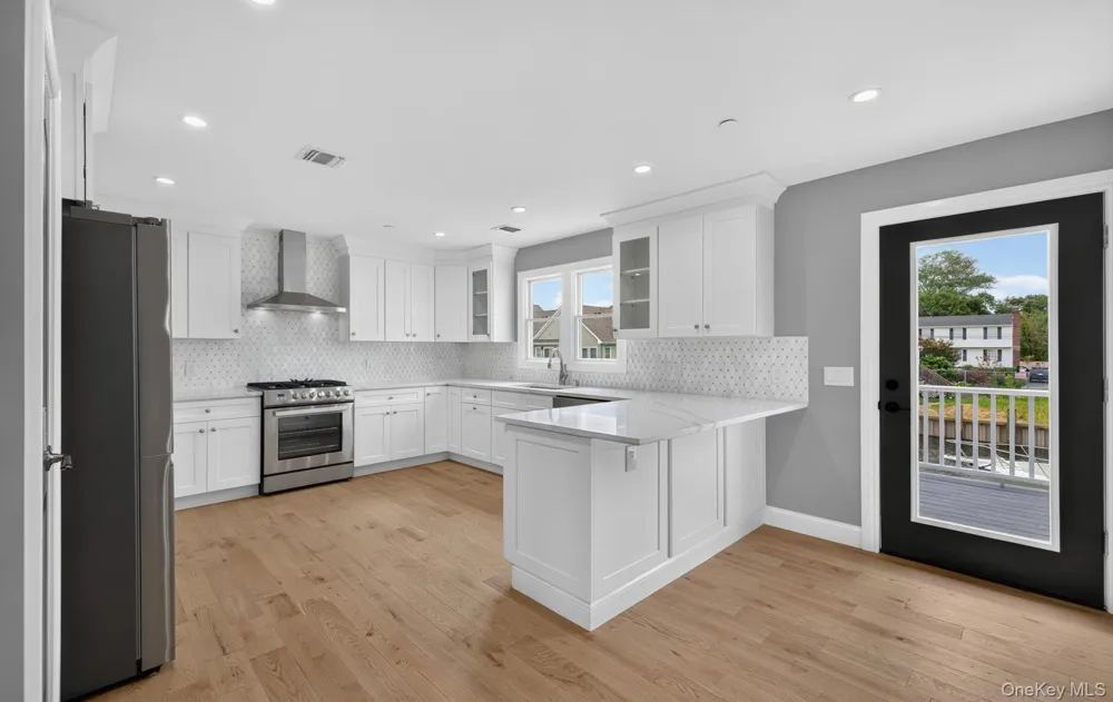 851 W Bay Drive West Islip, NY 11795