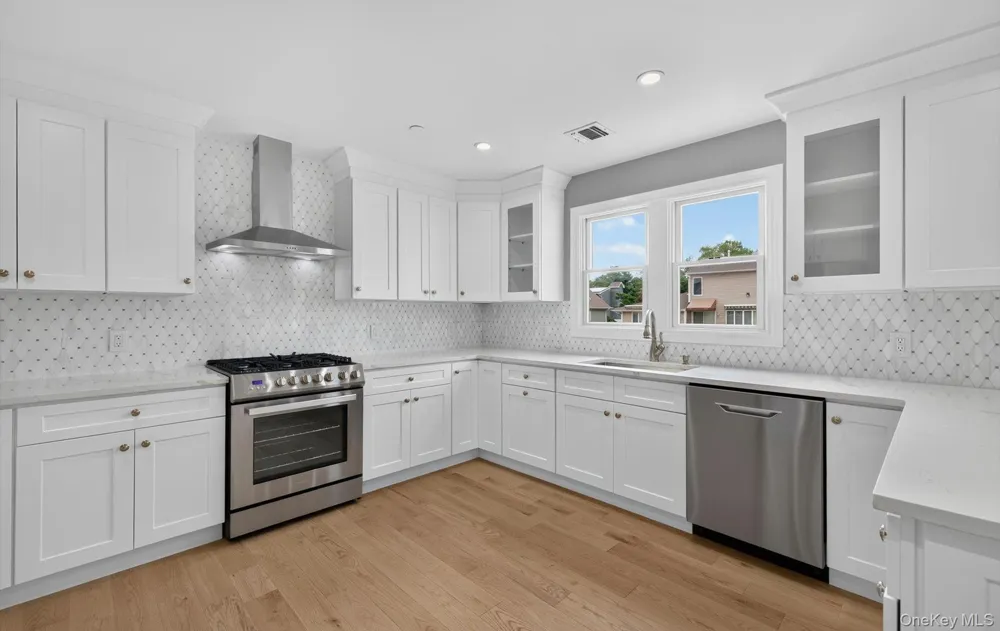 851 W Bay Drive West Islip, NY 11795