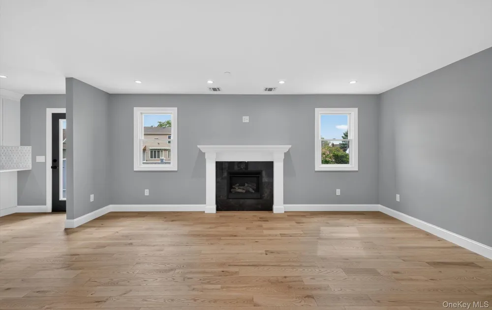 851 W Bay Drive West Islip, NY 11795