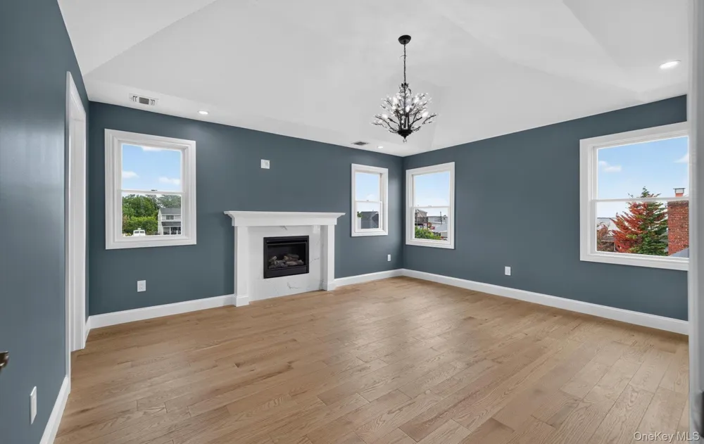 851 W Bay Drive West Islip, NY 11795