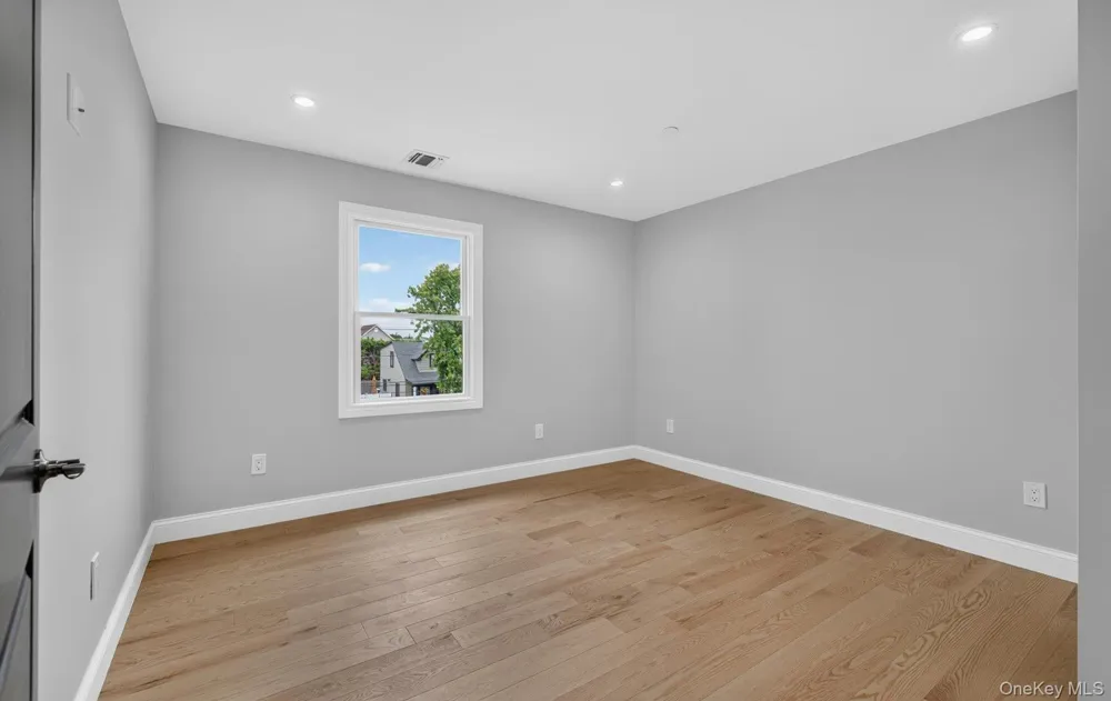 851 W Bay Drive West Islip, NY 11795