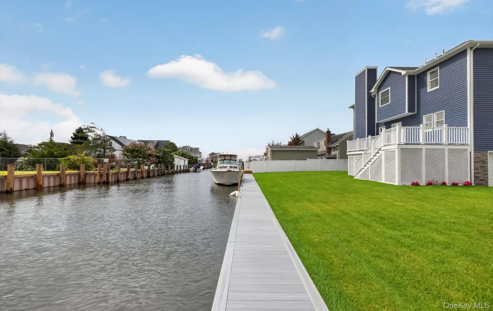 851 W Bay Drive West Islip, NY 11795