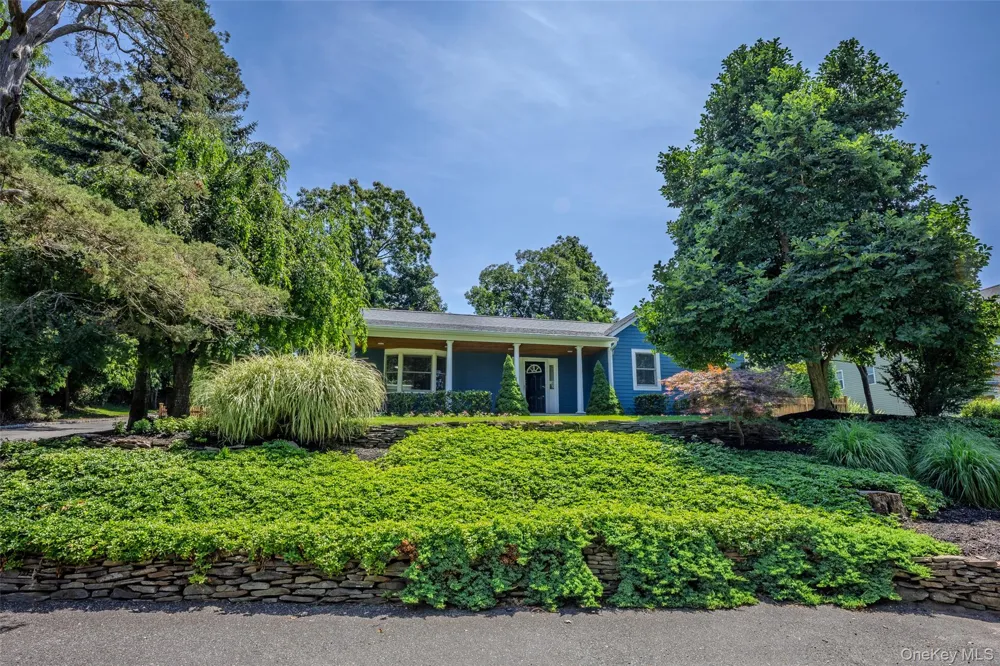 5 Soundview Drive Rocky Point, NY 11778