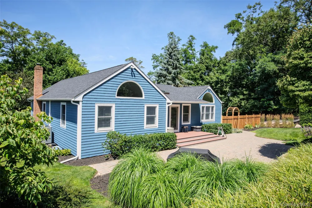 5 Soundview Drive Rocky Point, NY 11778