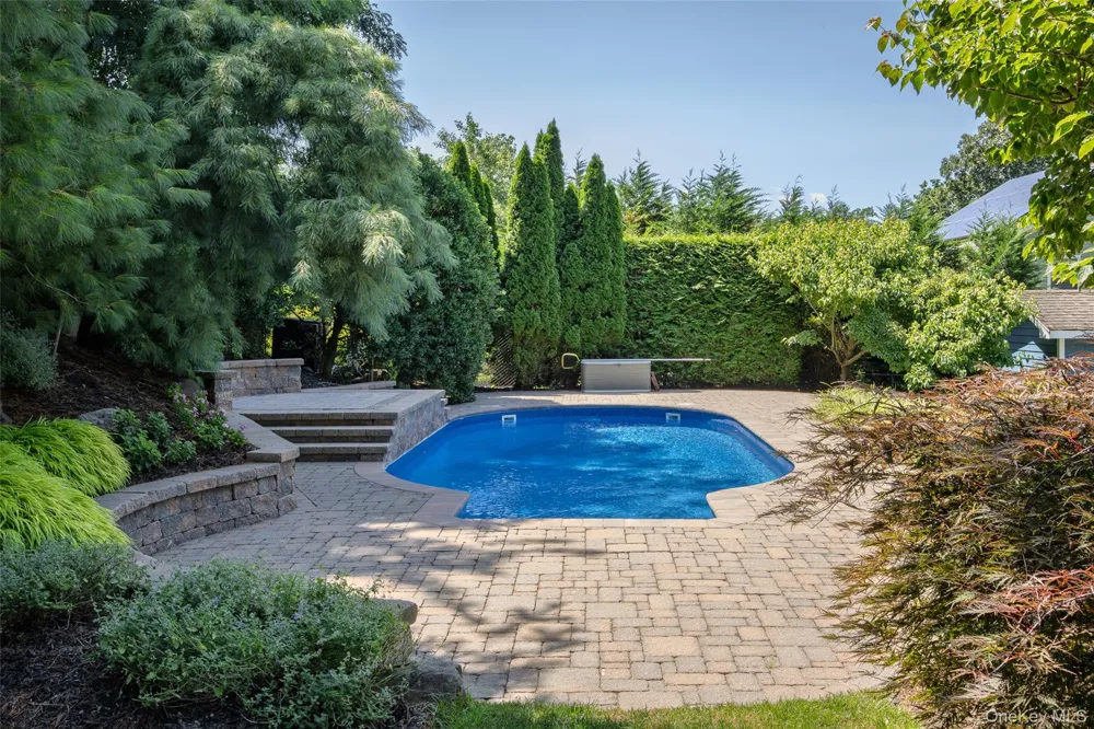 5 Soundview Drive Rocky Point, NY 11778