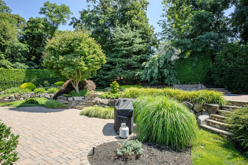 5 Soundview Drive Rocky Point, NY 11778